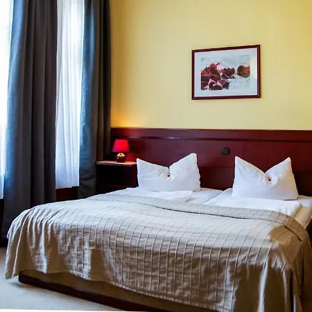 Hanseatic Otel 2*
